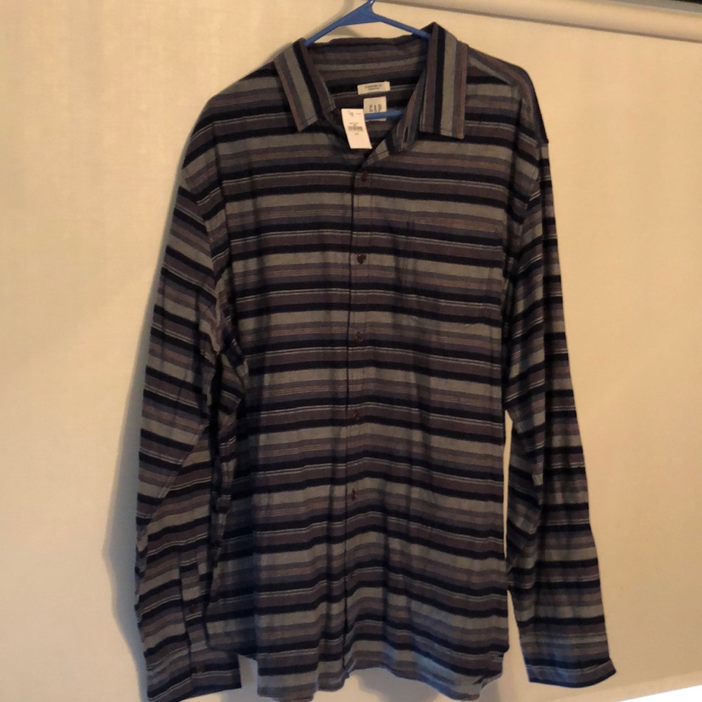 Gap button down